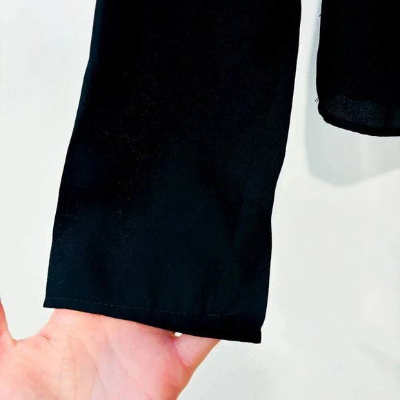 AKA  Black top - Picture 5 of 7